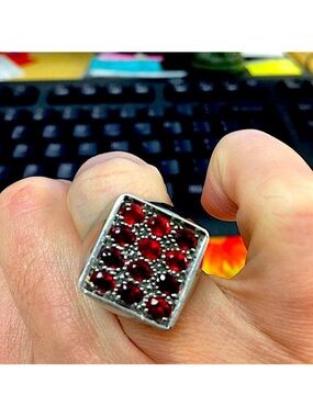 Genuine garnets sterling silver bod ring